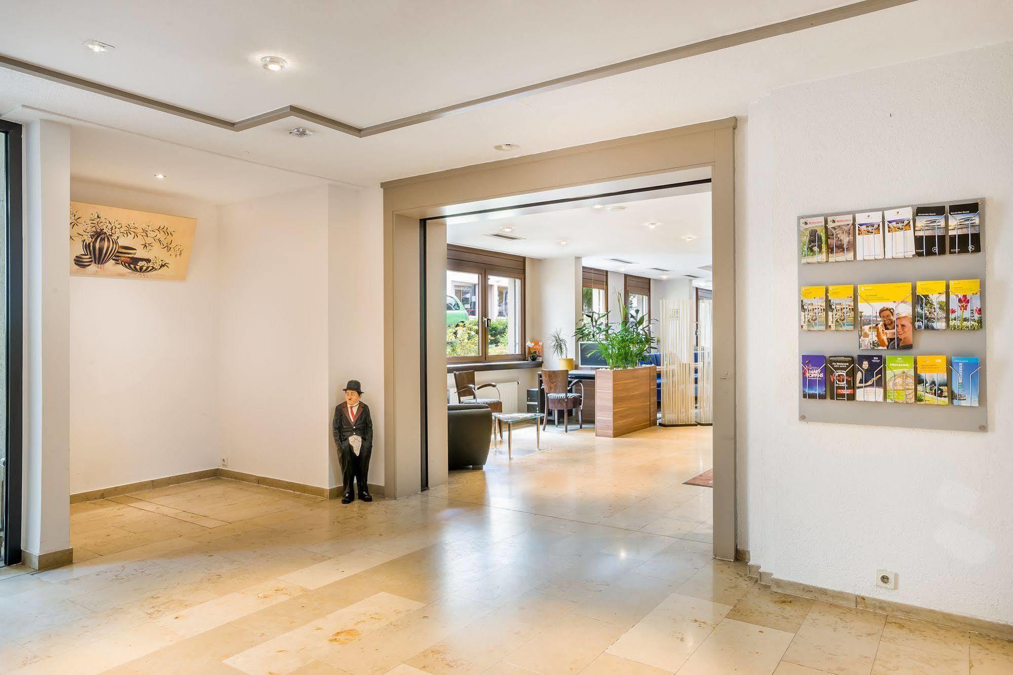 Hotel Rega Stuttgart Exterior photo