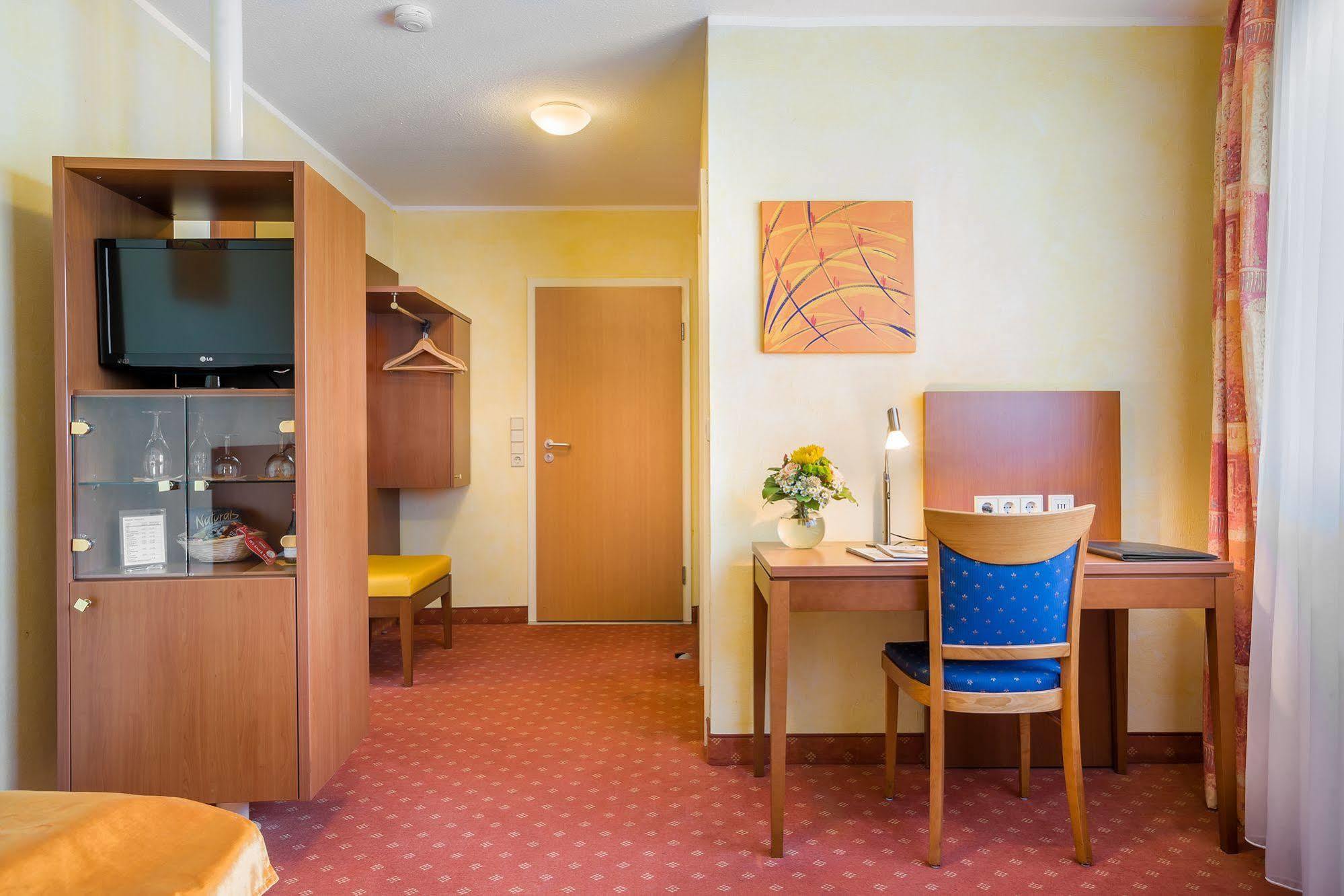 Hotel Rega Stuttgart Exterior photo
